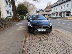 Schwarz Gebraucht 2017 Volvo V40 CC Momentum Kombi | 13.400 € (Guter Preis)