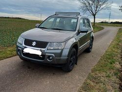 Grau Gebraucht 2007 Suzuki Grand Vitara SUV | 4.400 € (Fairer Preis)