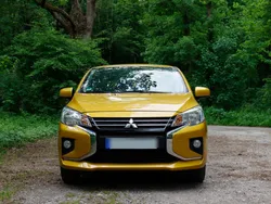 Gold Gebraucht 2024 Mitsubishi Space Star Select+ Kleinwagen | 15.800 € (Etwas zu teuer)