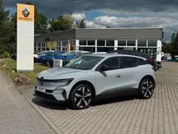 Grau Gebraucht 2022 Renault Mégane Evolution Limousine | 26.985 € (Guter Preis)