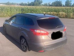 Grau Gebraucht 2011 Ford Focus Trend Kombi | 3.050 € (Guter Preis)