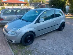 Silber Gebraucht 2005 Ford Fiesta Kleinwagen | 888 € (Superpreis)