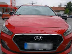 Rot Gebraucht 2019 Hyundai i30 Kombi | 11.000 € (Etwas zu teuer)
