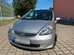 Grau Gebraucht 2005 Honda Jazz Kleinwagen | 2.700 € (Fairer Preis)