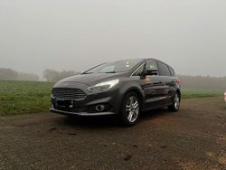 Grau Gebraucht 2019 Ford S-MAX Titanium Van / Kleinbus | 13.099 € (Fairer Preis)