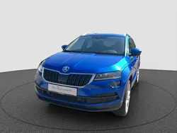 Raceblau metallic Gebraucht 2020 Skoda Karoq Style SUV | 27.530 € (Fairer Preis)