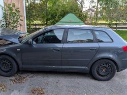 Grau Gebraucht 2005 Audi A3 Sportback Kleinwagen | 1.650 € (Superpreis)