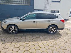 Beige Gebraucht 2018 Subaru Outback Comfort Kombi | 17.500 €