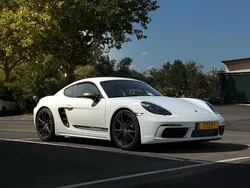 Weiß Gebraucht 2020 Porsche 718 Cayman Coupé | 62.000 €