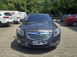 Silber Gebraucht 2010 Opel Insignia Sport Limousine | 9.000 € (Teuer)