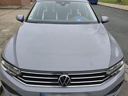 Grau Gebraucht 2022 VW Passat Kombi | 17.000 € (Superpreis)