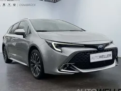 Shimmering silver metallic Neu 2024 Toyota Corolla Team Kombi | 37.980 €