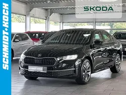 Schwarz Gebraucht 2024 Skoda Octavia Selection Limousine | 32.980 € (Fairer Preis)