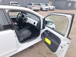 Weiß Gebraucht 2016 VW up! CLUB Kleinwagen | 6.650 € (Guter Preis)