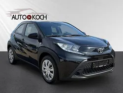 Schwarz Gebraucht 2024 Toyota Aygo Business Edition Kleinwagen | 15.790 € (Fairer Preis)