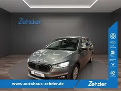 Graphite grau metallic Gebraucht 2024 Skoda Fabia Essence Limousine | 16.901 € (Guter Preis)
