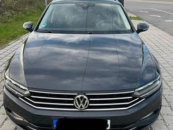 Grau Gebraucht 2019 VW Passat Business Kombi | 17.650 € (Fairer Preis)