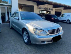 Silber Gebraucht 2001 Mercedes S500 Limousine | 2.690 €