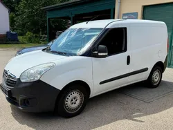Weiß Gebraucht 2015 Opel Combo Van / Kleinbus | 5.990 € (Guter Preis)