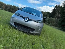 Grau Gebraucht 2014 Renault Zoe Kleinwagen | 6.100 € (Teuer)