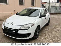 Weiß Gebraucht 2013 Renault Mégane III Authentique Limousine | 3.150 € (Superpreis)