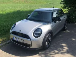 Silber Gebraucht 2024 Mini Cooper Essential Kleinwagen | 28.000 € (Etwas zu teuer)
