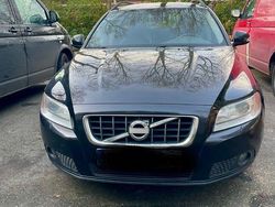 Schwarz Gebraucht 2010 Volvo V70 Summum Kombi | 5.700 € (Teuer)