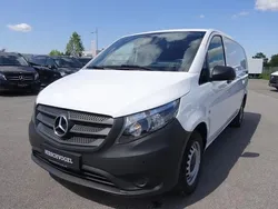 Weiss Gebraucht 2023 Mercedes Vito Van / Kleinbus | 30.149 € (Guter Preis)