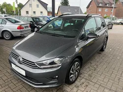 Grau Gebraucht 2017 VW Golf Sportsvan Sound Van / Kleinbus | 9.490 € (Guter Preis)