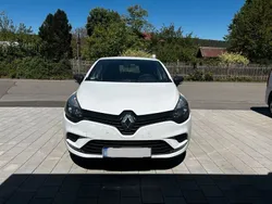 Weiß Gebraucht 2018 Renault Clio IV LIMITED Limousine | 8.600 € (Guter Preis)