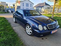 Blau Gebraucht 2000 Mercedes CLK230 Avantgarde Coupé | 4.999 € (Etwas zu teuer)
