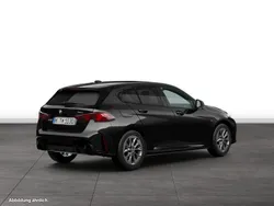 Black sapphire metallic Gebraucht 2024 BMW 118 Coupé Shadowline Coupé | 35.894 €