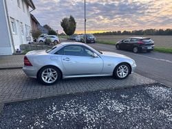 Silber Gebraucht 2002 Mercedes SLK230 Edition Cabrio | 6.950 € (Teuer)
