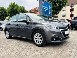Grau Gebraucht 2017 Peugeot 208 Active Kleinwagen | 5.800 € (Fairer Preis)