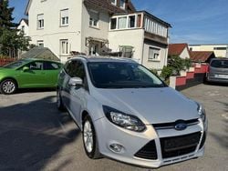 Grau Gebraucht 2013 Ford Focus Titanium Limousine | 7.290 € (Fairer Preis)
