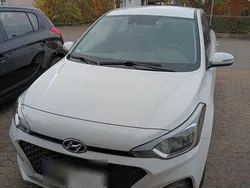 Weiß Gebraucht 2019 Hyundai i20 Trend Kleinwagen | 10.900 € (Guter Preis)