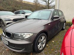Grau Gebraucht 2008 BMW 118 Kleinwagen | 2.550 € (Fairer Preis)
