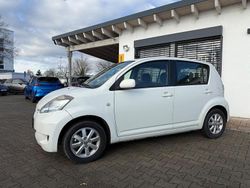 Weiß Gebraucht 2010 Daihatsu Sirion Kleinwagen | 1.900 € (Guter Preis)