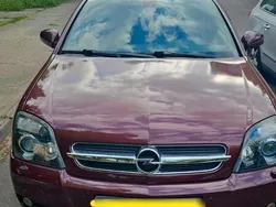 Rot Gebraucht 2005 Opel Vectra Limousine | 3.500 €