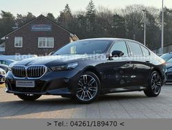 Grau Gebraucht 2024 BMW 520 M Sport Limousine | 44.990 €