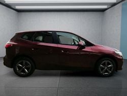 Rot Gebraucht 2024 BMW 218 Active Tourer Van / Kleinbus | 35.599 € (Fairer Preis)