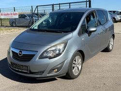Silber Gebraucht 2011 Opel Meriva Design Edition Van / Kleinbus | 1.250 € (Fairer Preis)