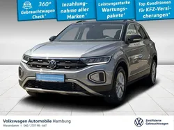 Pyritsilber metallic/schwarz Gebraucht 2024 VW T-Roc Life SUV | 25.750 € (Fairer Preis)