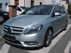 Silber Gebraucht 2013 Mercedes B200 Sport Van / Kleinbus | 10.880 € (Fairer Preis)