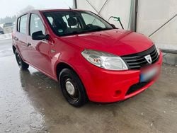 Rot Gebraucht 2009 Dacia Sandero Kleinwagen | 1.600 € (Teuer)