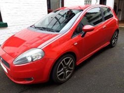 Rot Gebraucht 2009 Fiat Grande Punto Sport Kleinwagen | 2.000 € (Guter Preis)