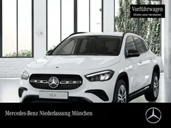 Polarweiß Gebraucht 2024 Mercedes GLA200 AMG SUV | 42.200 € (Fairer Preis)