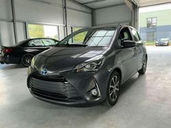 Grau Gebraucht 2019 Toyota Yaris Executive Limousine | 14.700 € (Fairer Preis)