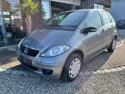 Silber Gebraucht 2008 Mercedes A180 Limousine | 2.750 €