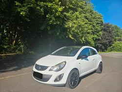 Weiß Gebraucht 2012 Opel Corsa Kleinwagen | 3.000 € (Guter Preis)